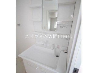 洗面化粧台 宇野線<宇野みなと線>/備前西市駅 徒歩4分 2階 築8年