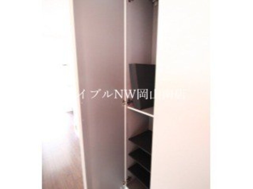 シューズＢＯＸ 宇野線<宇野みなと線>/備前西市駅 徒歩4分 2階 築8年