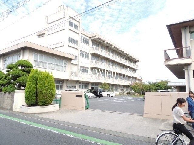 福浜中学校(中学校/中等教育学校)まで1639m 山陽本線（中国）/岡山駅 バス30分岡電バス・浜野入口下車:停歩10分 2階 築35年