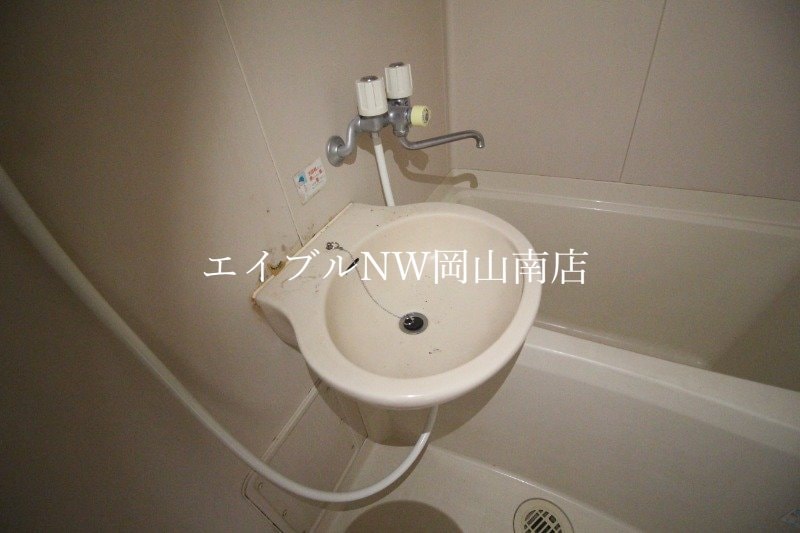 洗面 宇野線<宇野みなと線>/備前西市駅 徒歩46分 1階 築36年