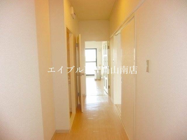 玄関 岡山市電清輝橋線<岡山電気軌道>/清輝橋駅 徒歩19分 7階 築48年