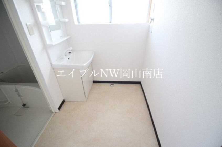  宇野線<宇野みなと線>/備前西市駅 徒歩49分 1階 築53年