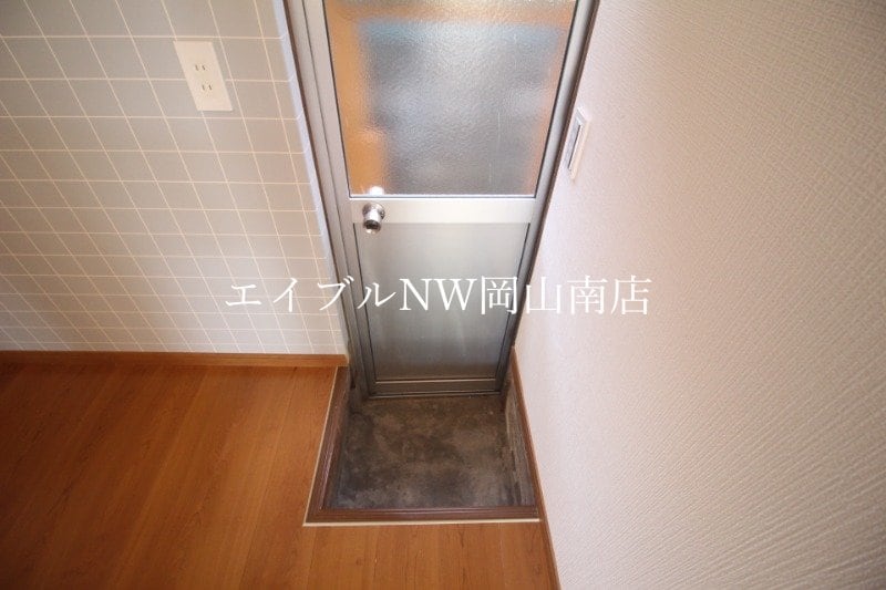 勝手口 宇野線<宇野みなと線>/備前西市駅 徒歩61分 1階 築46年