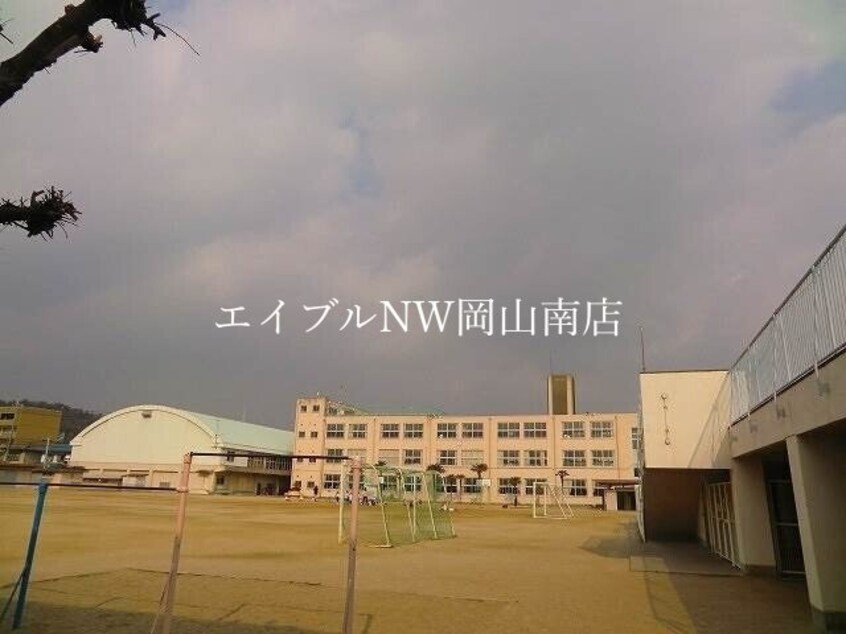 岡山市立芳田小学校(小学校)まで762m 宇野線<宇野みなと線>/備前西市駅 徒歩9分 1階 築12年