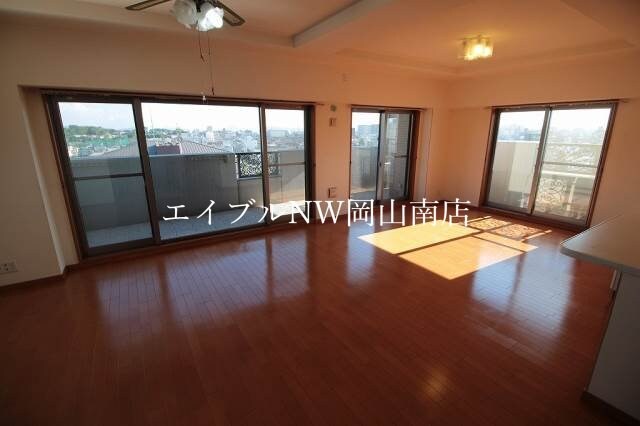  岡山市電東山本線<岡山電気軌道>/門田屋敷駅 徒歩2分 8階 築20年