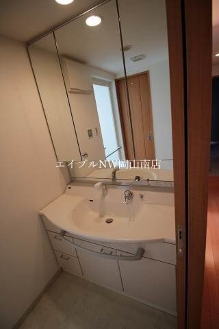  岡山市電東山本線<岡山電気軌道>/門田屋敷駅 徒歩2分 8階 築20年