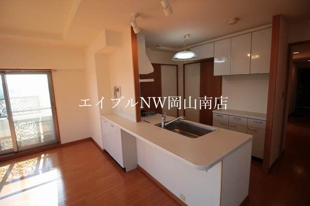  岡山市電東山本線<岡山電気軌道>/門田屋敷駅 徒歩2分 8階 築20年