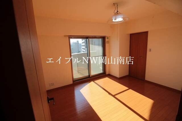  岡山市電東山本線<岡山電気軌道>/門田屋敷駅 徒歩2分 8階 築20年