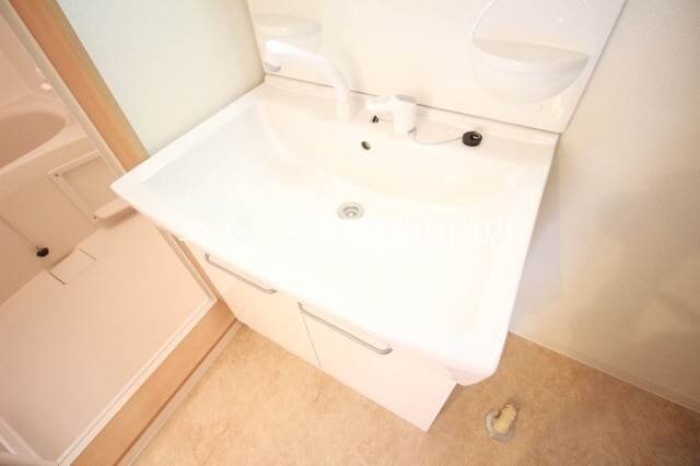  岡山市電東山本線<岡山電気軌道>/東山・おかでんミュージアム駅 徒歩72分 1階 築10年