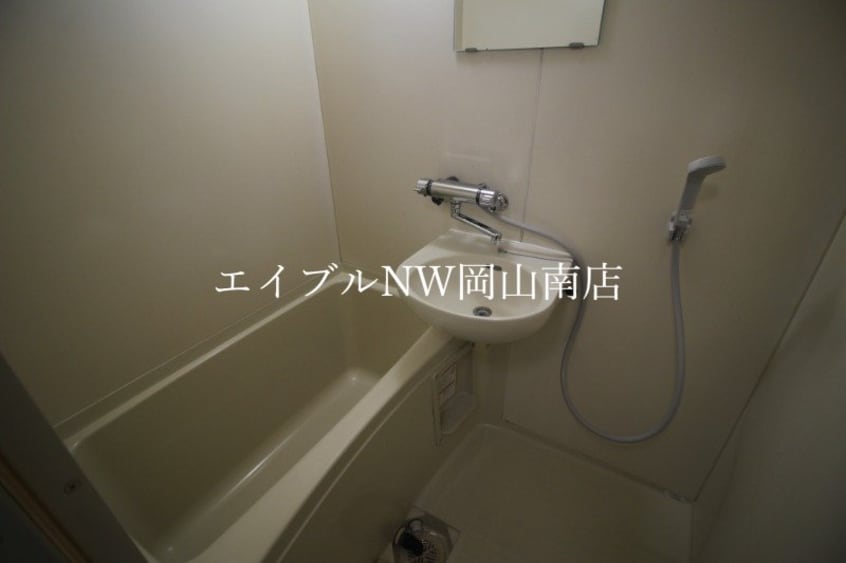  宇野線<宇野みなと線>/備前西市駅 徒歩35分 1階 築30年