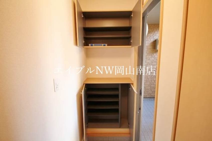 シューズボックス 岡山市電東山本線<岡山電気軌道>/東山・おかでんミュージアム駅 徒歩72分 1階 築19年