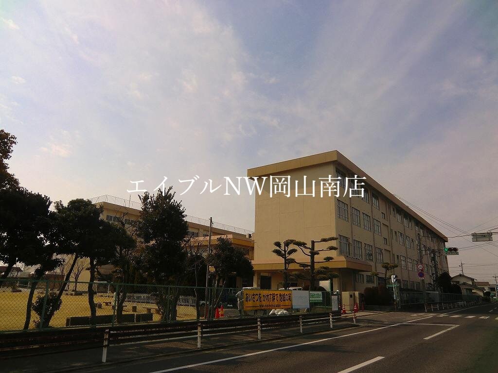 南輝小学校(小学校)まで270m 山陽本線（中国）/岡山駅 バス40分バス・南輝小学校前下車:停歩4分 2階 築37年