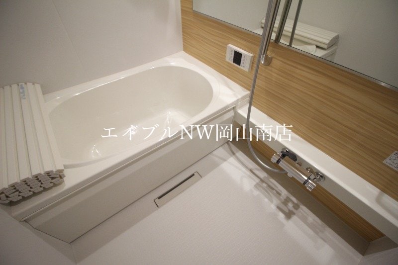  岡山市電清輝橋線<岡山電気軌道>/清輝橋駅 徒歩18分 3階 築2年