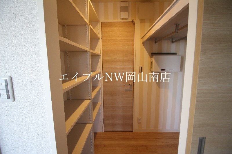  岡山市電清輝橋線<岡山電気軌道>/清輝橋駅 徒歩18分 3階 築2年