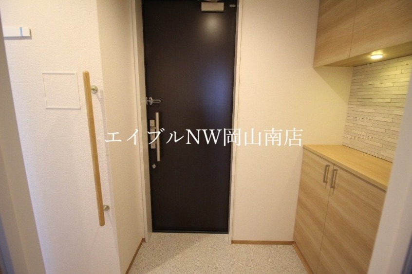  岡山市電清輝橋線<岡山電気軌道>/清輝橋駅 徒歩18分 3階 築2年