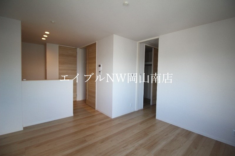  岡山市電清輝橋線<岡山電気軌道>/清輝橋駅 徒歩18分 3階 築2年