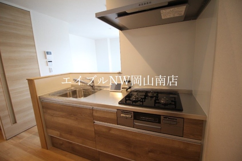  岡山市電清輝橋線<岡山電気軌道>/清輝橋駅 徒歩18分 3階 築2年