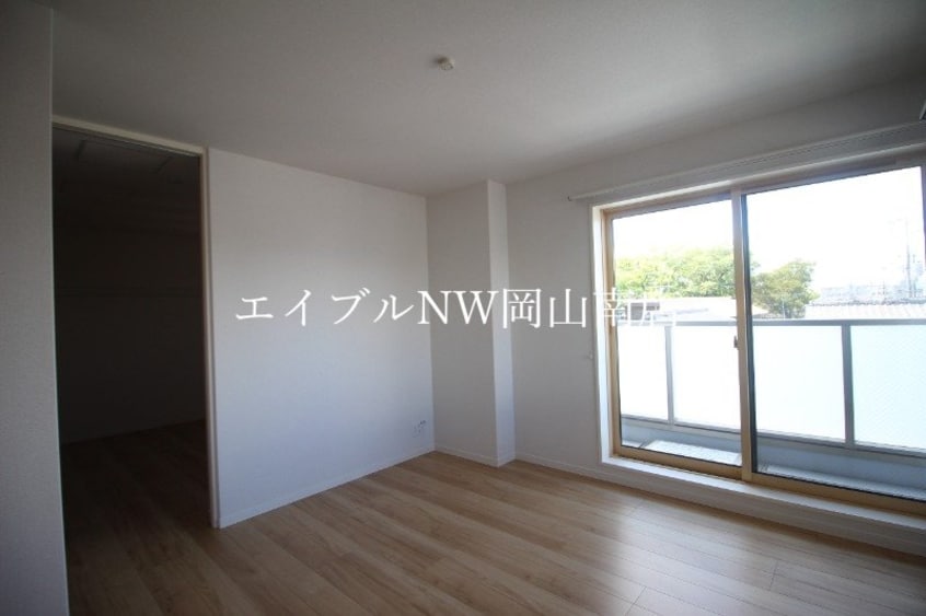  岡山市電清輝橋線<岡山電気軌道>/清輝橋駅 徒歩18分 3階 築2年