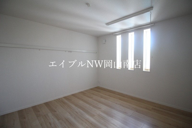  岡山市電清輝橋線<岡山電気軌道>/清輝橋駅 徒歩18分 3階 築2年