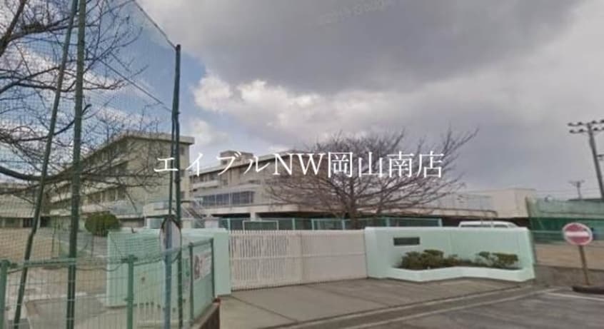 岡山市立芳泉小学校(小学校)まで385m 宇野線<宇野みなと線>/備前西市駅 徒歩32分 1階 築4年