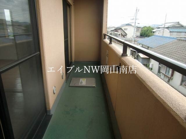  宇野線<宇野みなと線>/備前西市駅 徒歩47分 3階 築18年