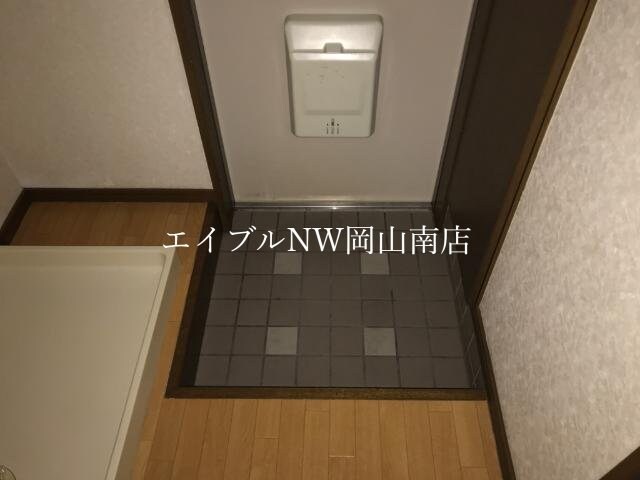 玄関 宇野線<宇野みなと線>/備前西市駅 徒歩52分 1階 築25年