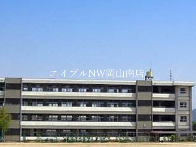 玉野市立荘内中学校(中学校/中等教育学校)まで1122m 宇野線<宇野みなと線>/常山駅 徒歩42分 2階 築4年