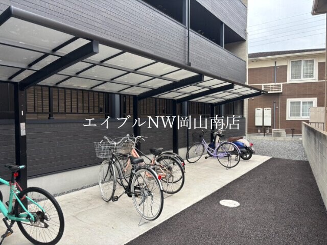  岡山市電清輝橋線<岡山電気軌道>/清輝橋駅 徒歩17分 1階 築1年