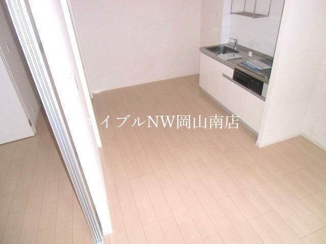 リビング 山陽本線（中国）/岡山駅 バス41分岡電バス・緑町下車:停歩6分 2階 築15年