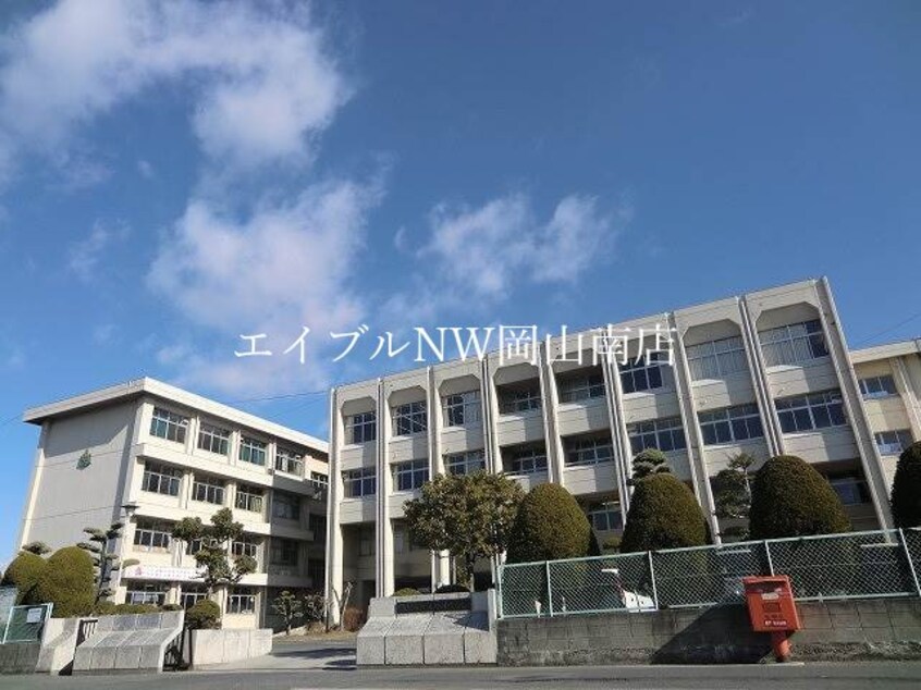 岡山市立岡南小学校(小学校)まで1088m 岡山市電清輝橋線<岡山電気軌道>/清輝橋駅 徒歩27分 1階 築19年