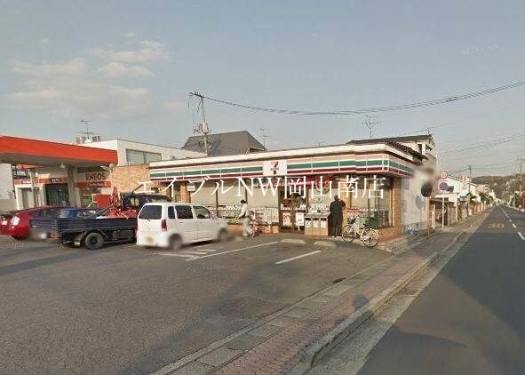 セブンイレブン岡山門田屋敷4丁目店(コンビニ)まで610m 岡山市電東山本線<岡山電気軌道>/東山・おかでんミュージアム駅 徒歩9分 3階 築32年