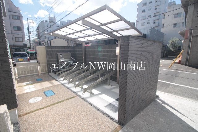  岡山市電東山本線<岡山電気軌道>/柳川駅 徒歩5分 3階 築2年