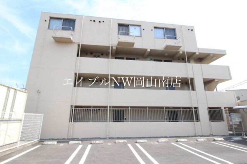  岡山市電清輝橋線<岡山電気軌道>/清輝橋駅 徒歩33分 3階 築10年