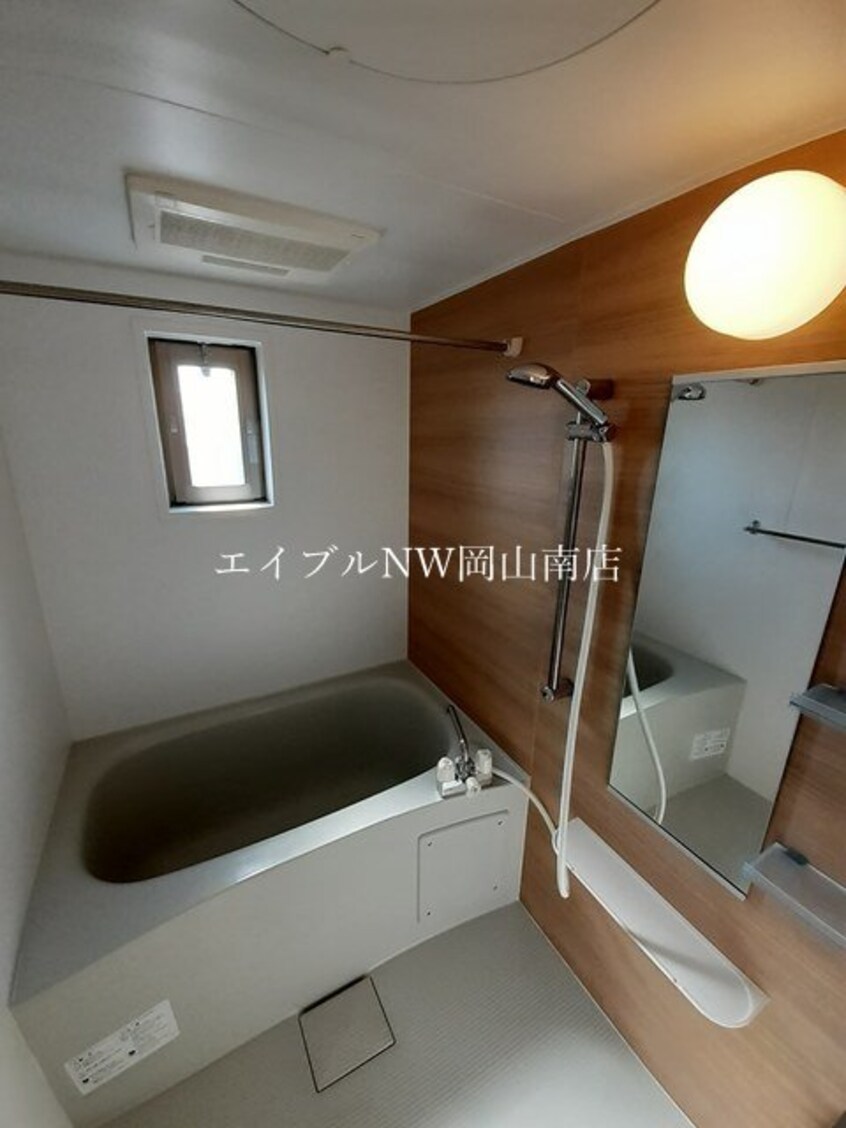  岡山市電清輝橋線<岡山電気軌道>/清輝橋駅 徒歩33分 3階 築10年