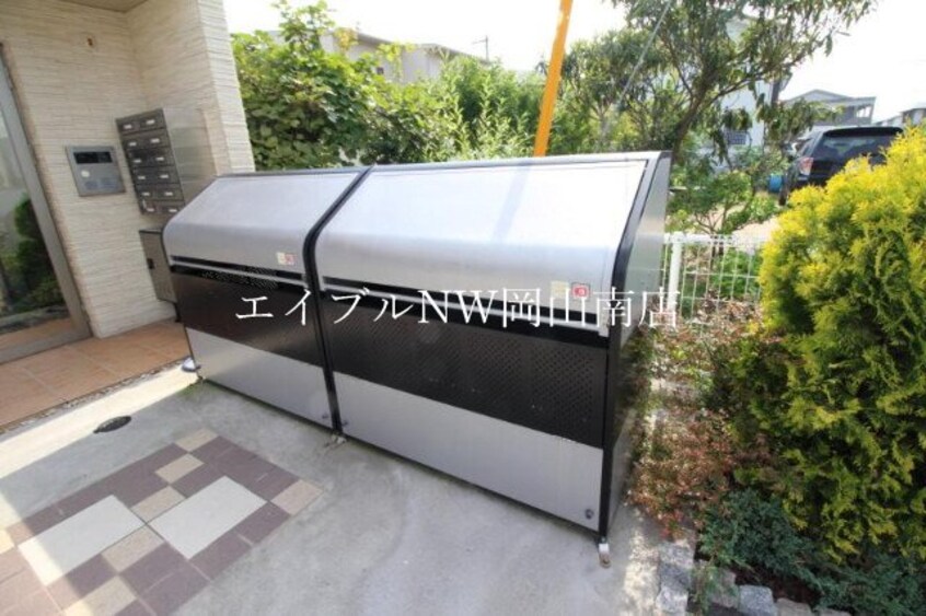  岡山市電清輝橋線<岡山電気軌道>/清輝橋駅 徒歩33分 3階 築10年