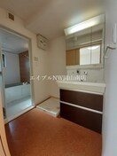  岡山市電清輝橋線<岡山電気軌道>/清輝橋駅 徒歩33分 3階 築10年