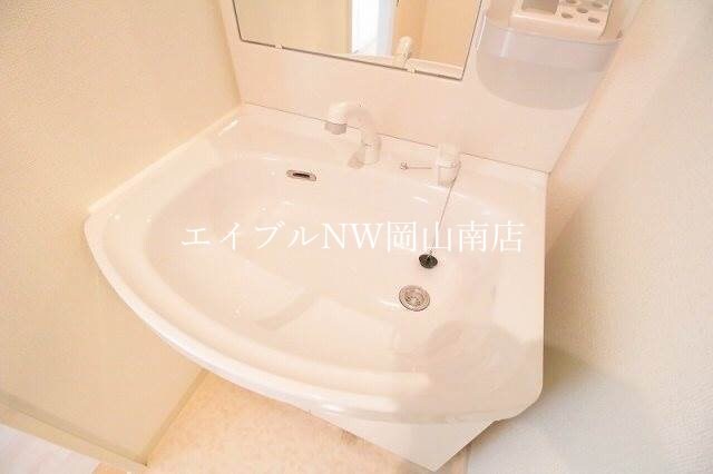  岡山市電清輝橋線<岡山電気軌道>/清輝橋駅 徒歩39分 2階 築10年