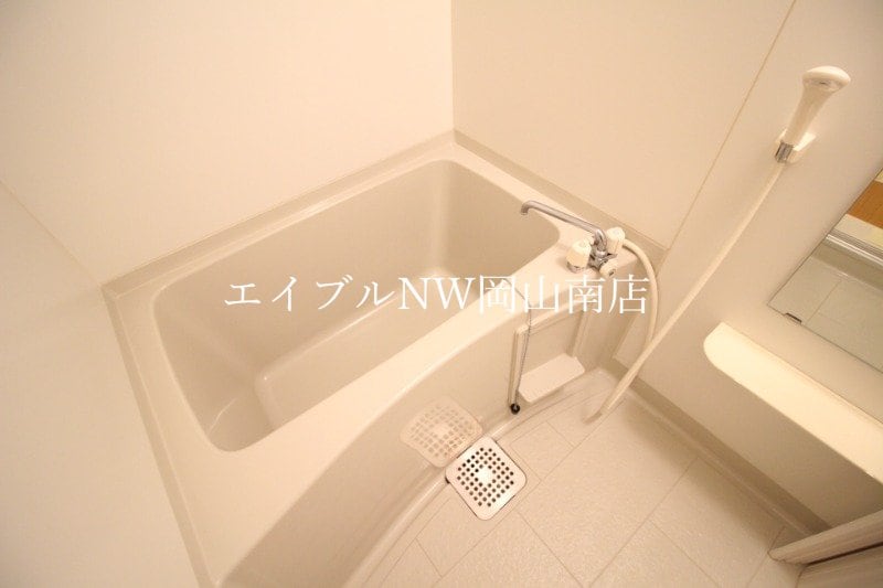  岡山市電清輝橋線<岡山電気軌道>/清輝橋駅 徒歩27分 2階 築21年