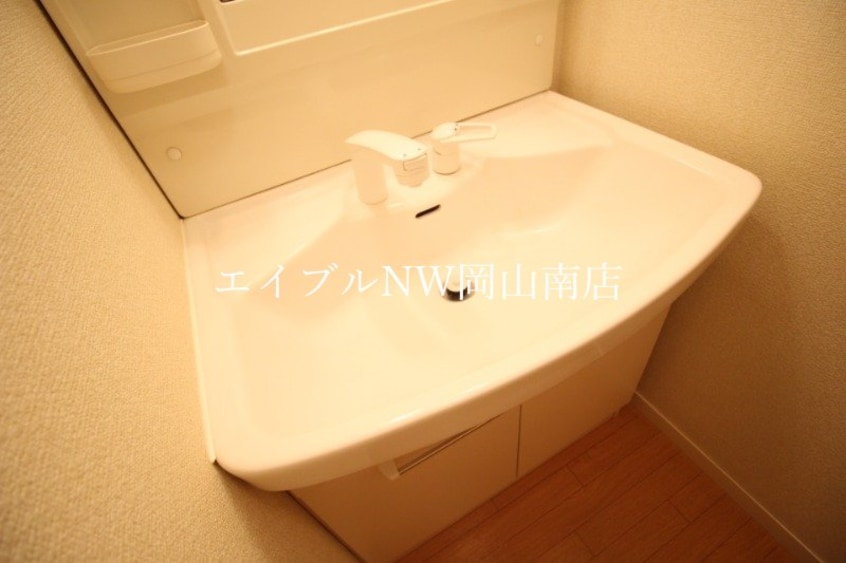  岡山市電清輝橋線<岡山電気軌道>/清輝橋駅 徒歩27分 2階 築21年