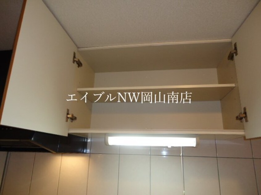 吊戸棚 宇野線<宇野みなと線>/備前田井駅 徒歩14分 1階 築20年