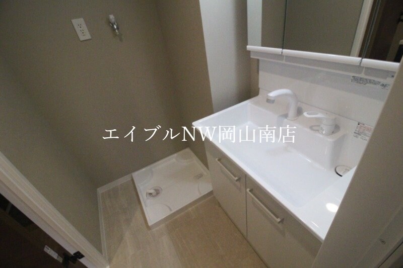  山陽本線（中国）/岡山駅 バス40分岡電バス・新福・岡山交通本社前下車:停歩5分 4階 1年未満