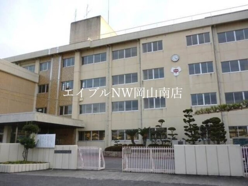 岡山市立芳田中学校(中学校/中等教育学校)まで1112m 宇野線<宇野みなと線>/備前西市駅 徒歩18分 1階 築31年