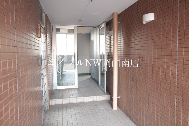  岡山市電清輝橋線<岡山電気軌道>/東中央町駅 徒歩16分 3階 築30年