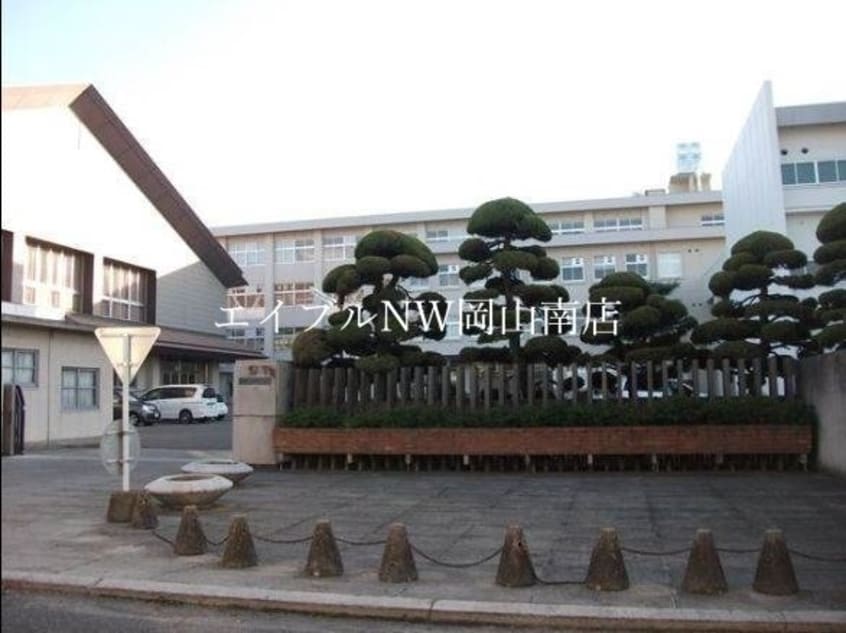 岡山県立岡山南高等学校(高等学校/高等専門学校)まで156m 岡山市電清輝橋線<岡山電気軌道>/東中央町駅 徒歩16分 3階 築30年