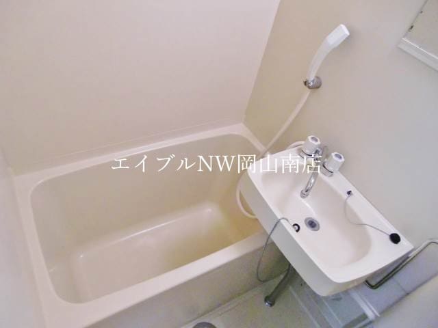  岡山市電清輝橋線<岡山電気軌道>/清輝橋駅 徒歩48分 2階 築34年