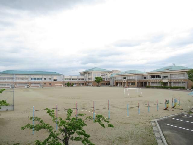 郡山市立行健第二小学校(小学校)まで837m 東北新幹線（東北地方）/郡山駅 バス15分八山田下車:停歩11分 2階 築29年