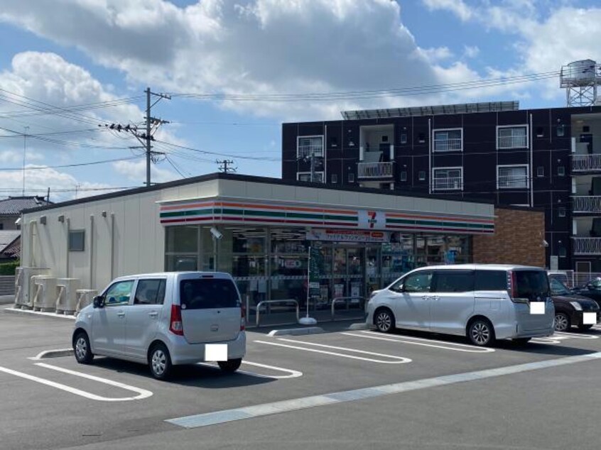 セブンイレブン郡山久留米2丁目店(コンビニ)まで40m 東北新幹線（東北地方）/郡山駅 バス20分久留米二丁目下車:停歩1分 1-1階 築49年