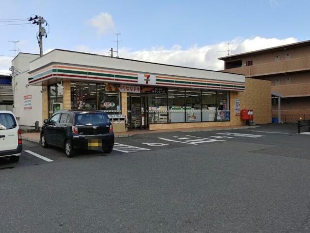 セブンイレブン郡山奥羽大学前店(コンビニ)まで1060m 東北新幹線（東北地方）/郡山駅 バス10分久保田変電所下車:停歩10分 1階 築27年