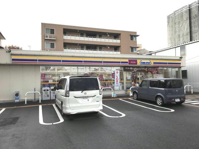 ミニストップ郡山麓山店(コンビニ)まで576m 東北本線/郡山駅 徒歩23分 2階 築17年