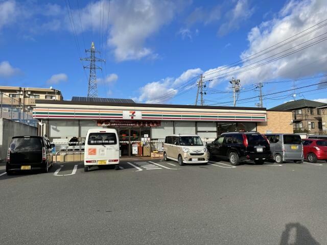 セブンイレブン郡山八山田南店(コンビニ)まで405m 磐越西線<森と水とロマンの鉄道>/郡山富田駅 徒歩20分 1階 築25年